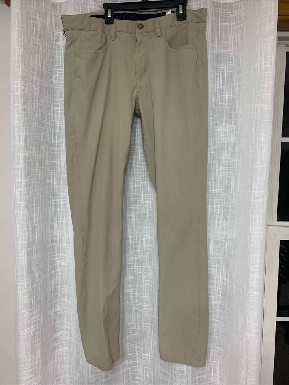 Vineyard Vines Golf Performance Slim Stretch Chinos in Khaki